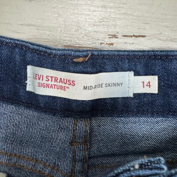 Levi Strauss Mid Rise Skinny Jeans Size 14 or 32x30 Medium Dark Wash Stretch - Picture 3 of 7